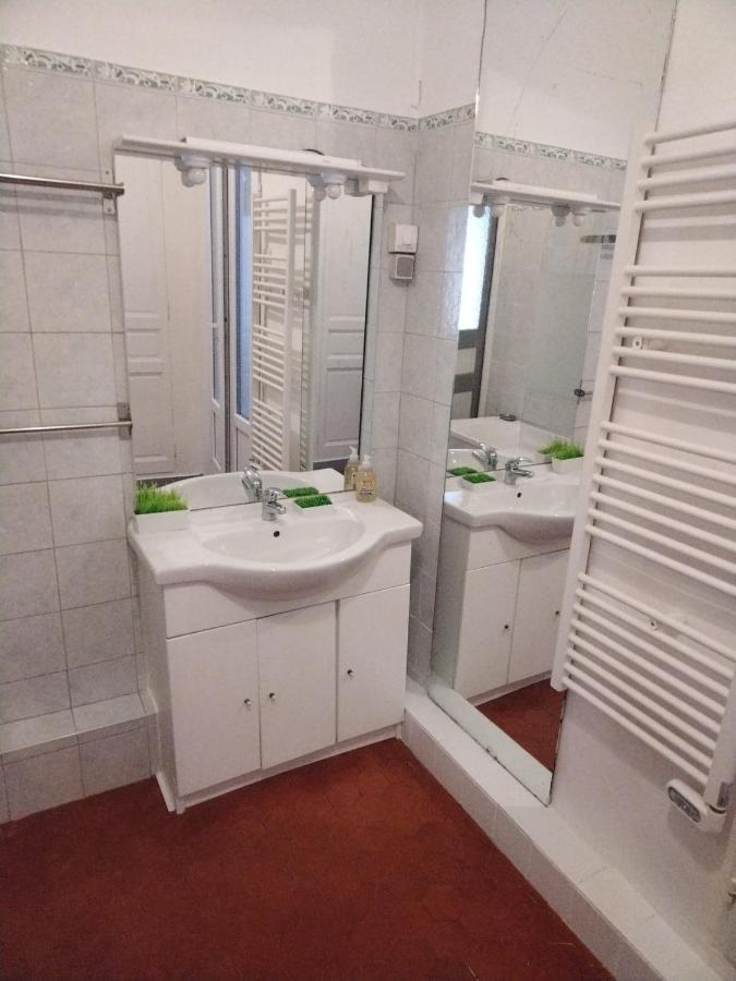Quartier Des Createurs "La Plaine Cours Julien" Chambre Privee Dans Appartement Menage Frequent Des Parties Commune Marseille Kültér fotó